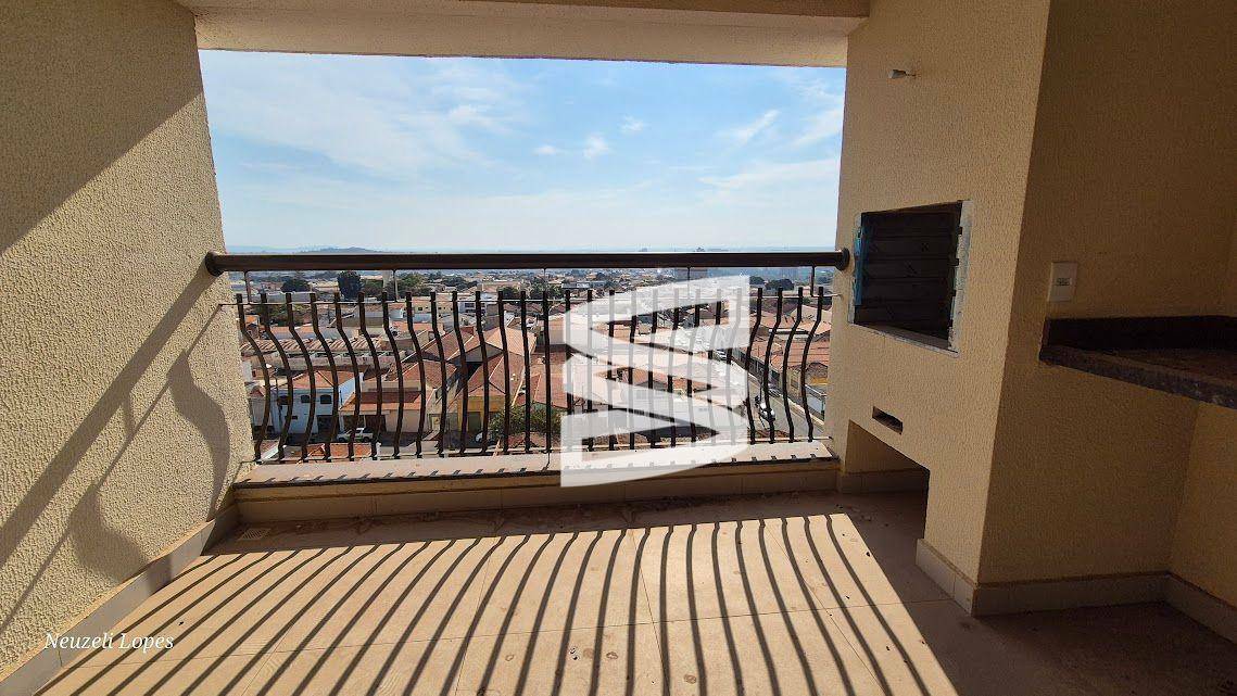 Apartamento à venda com 3 quartos, 98m² - Foto 4