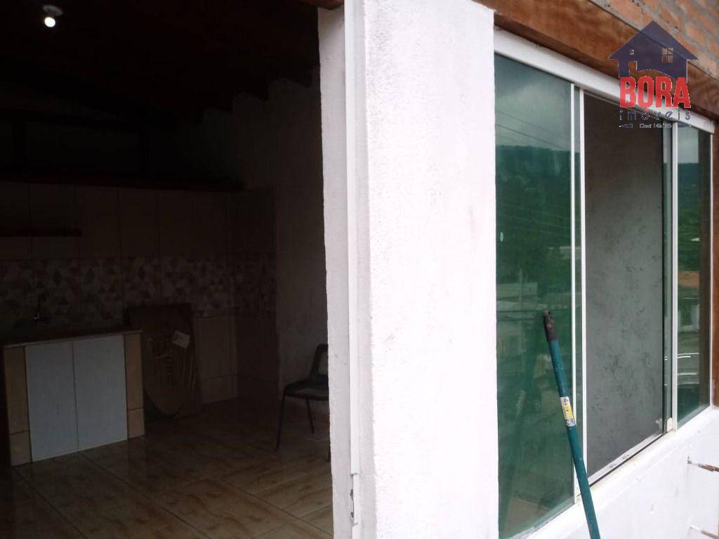 Casa à venda com 8 quartos, 200m² - Foto 37