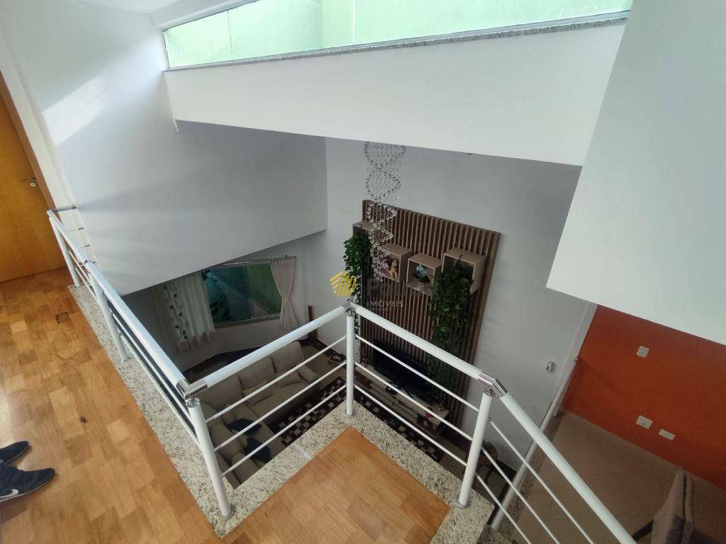 Casa à venda com 3 quartos, 253m² - Foto 28