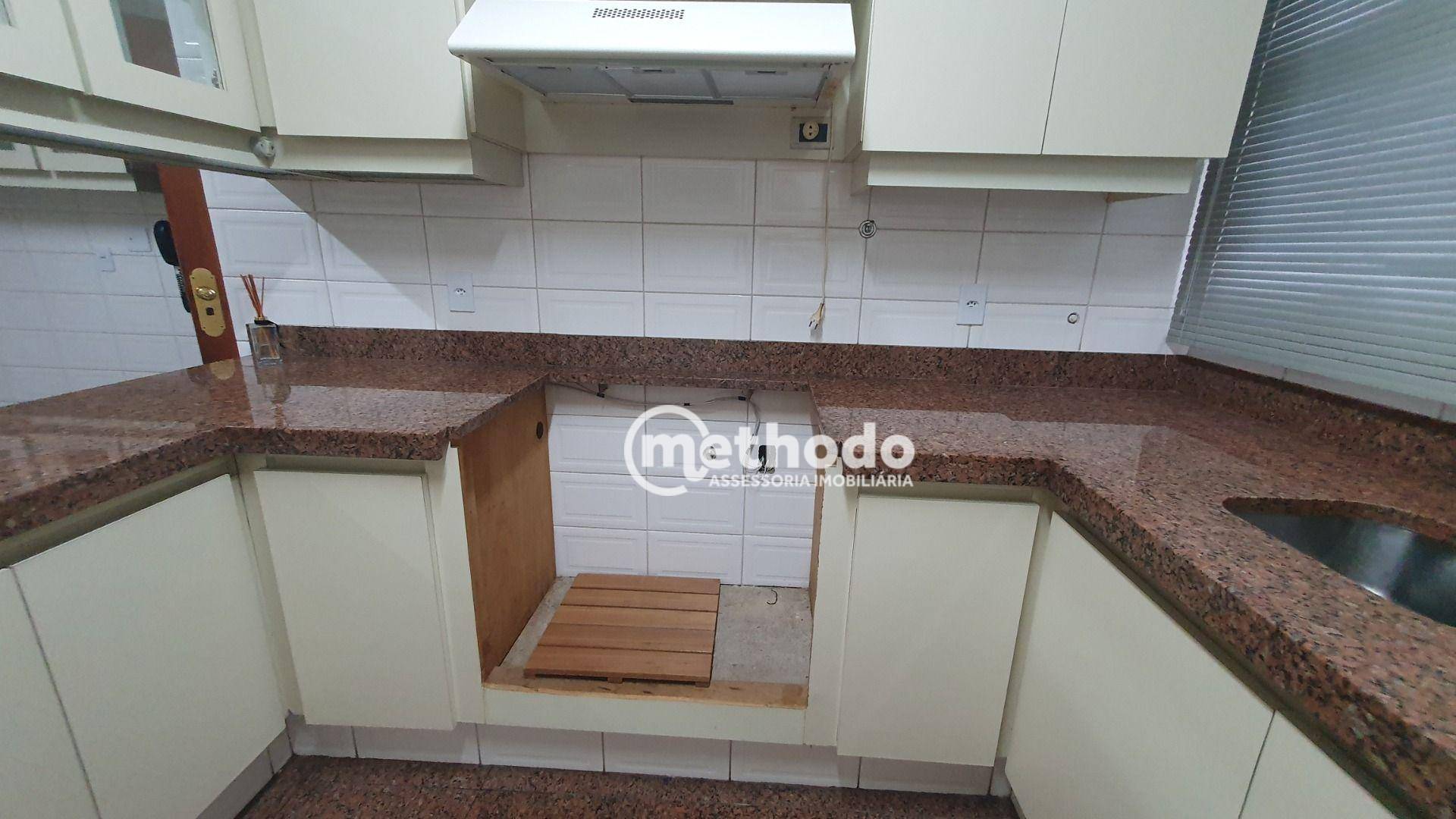 Apartamento para alugar com 4 quartos, 235m² - Foto 12