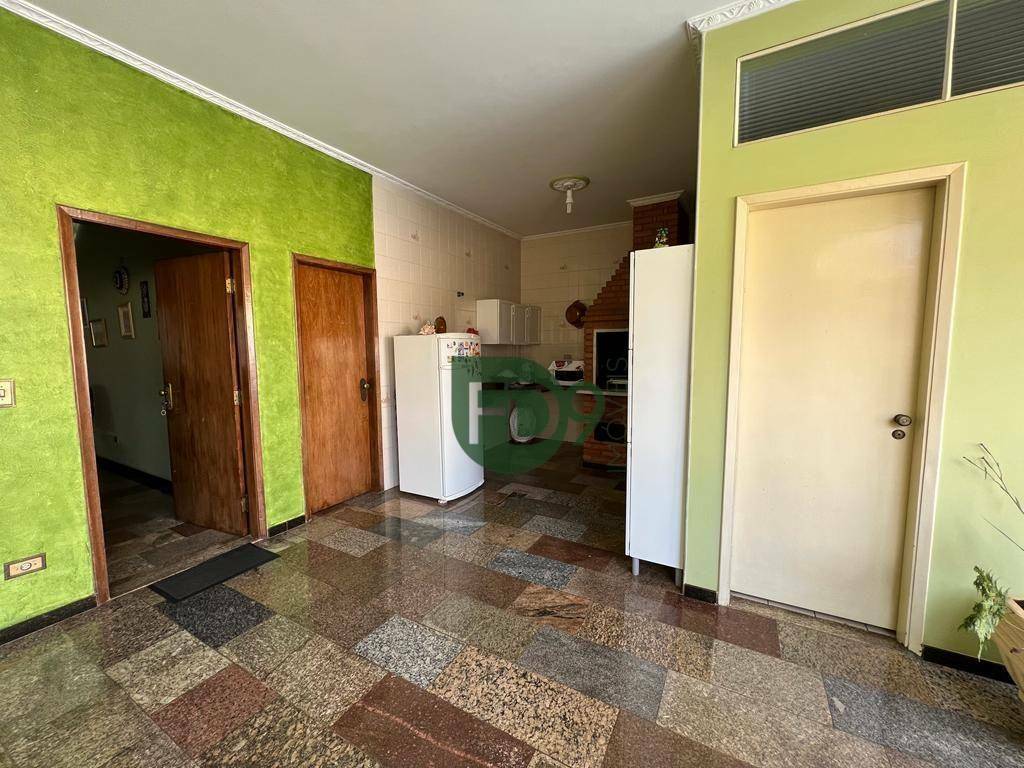 Casa à venda com 4 quartos, 350m² - Foto 6