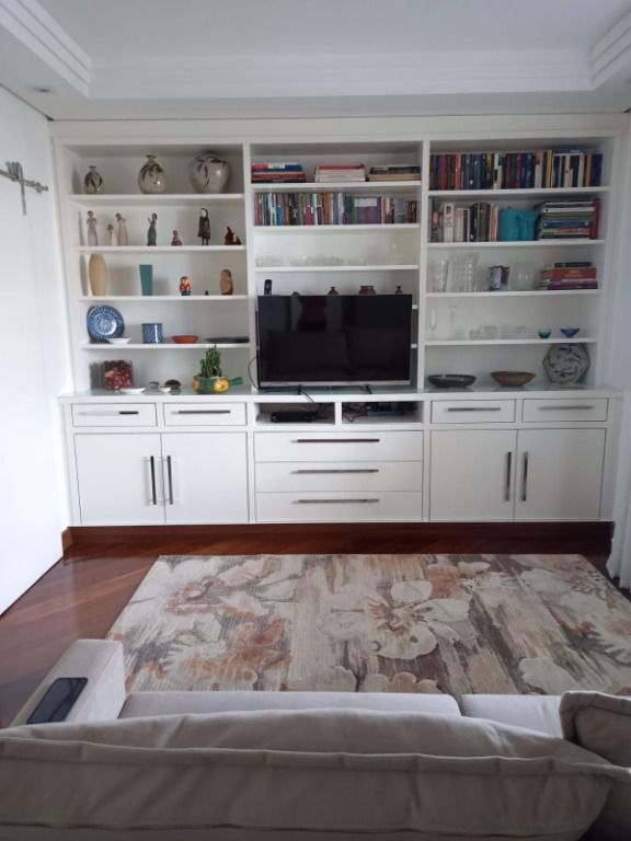 Apartamento à venda com 3 quartos, 198m² - Foto 2