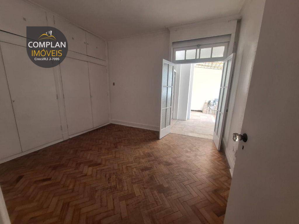 Apartamento à venda com 3 quartos, 188m² - Foto 13