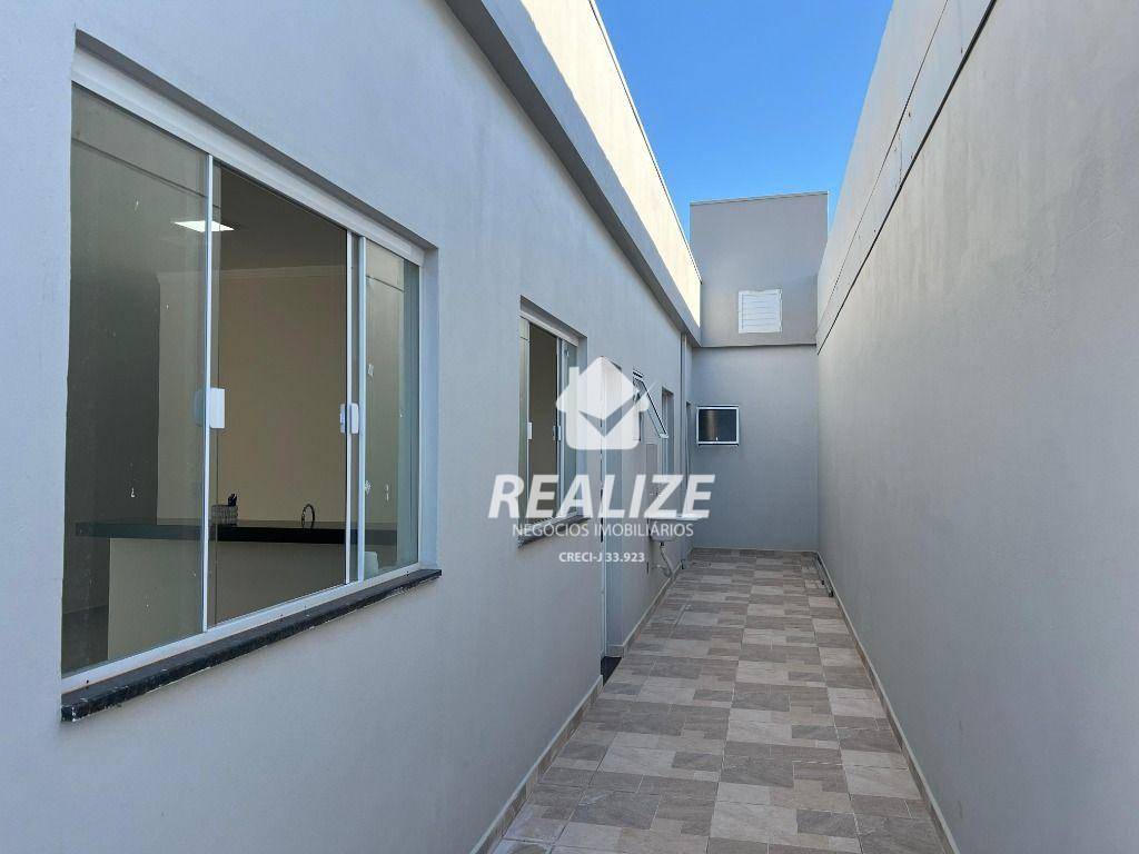 Casa à venda com 2 quartos, 70m² - Foto 4