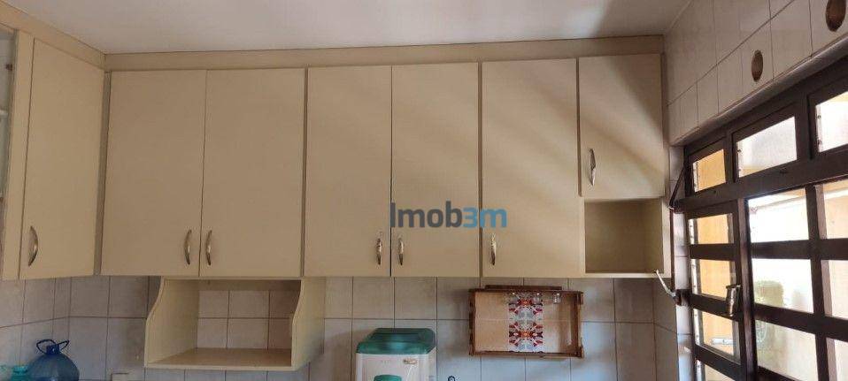 Casa à venda com 4 quartos, 150m² - Foto 4