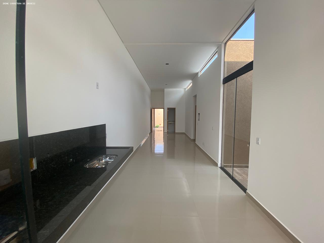 Casa à venda com 3 quartos, 210m² - Foto 10