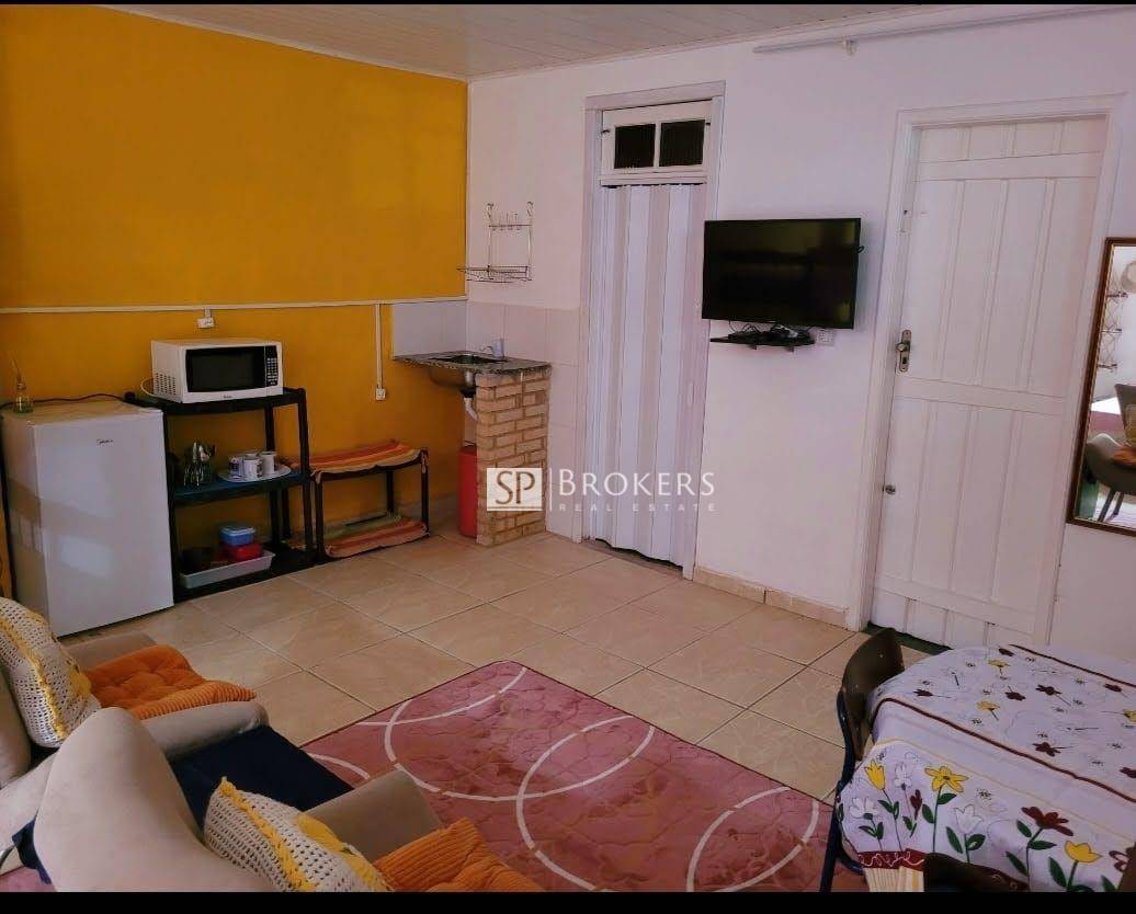 Casa à venda com 8 quartos, 300m² - Foto 17