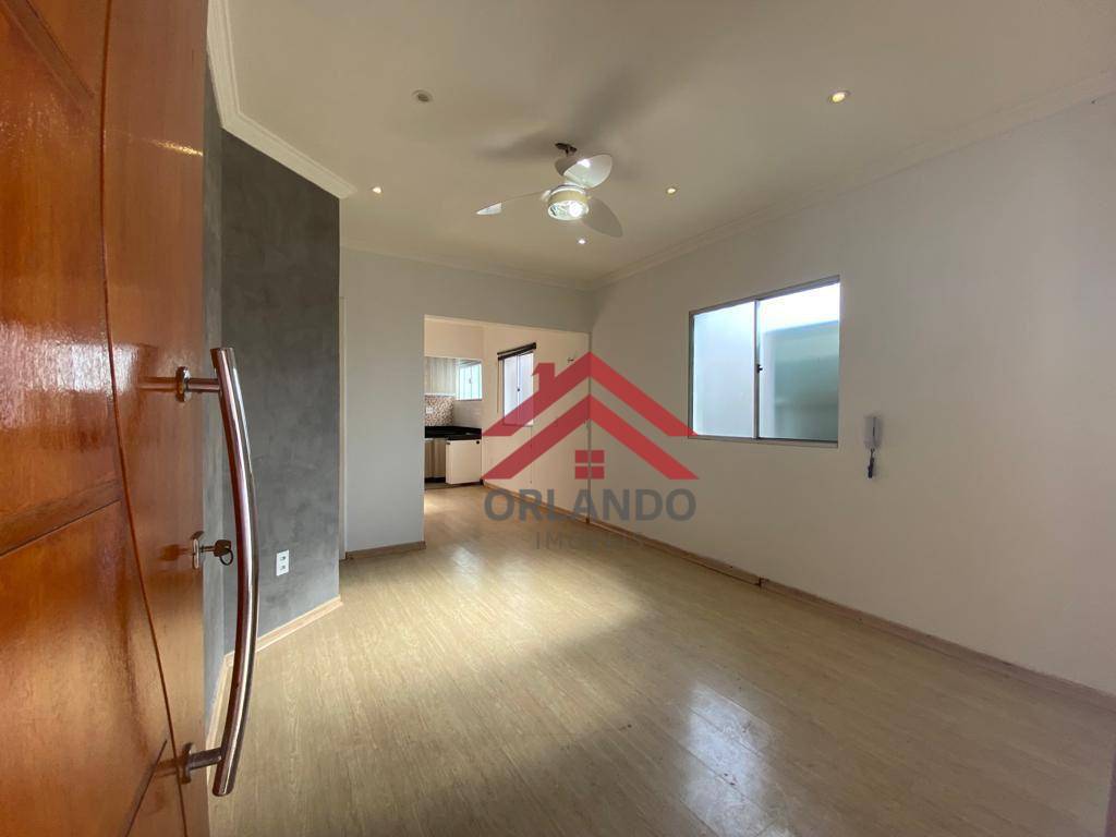 Casa à venda com 3 quartos, 96m² - Foto 2