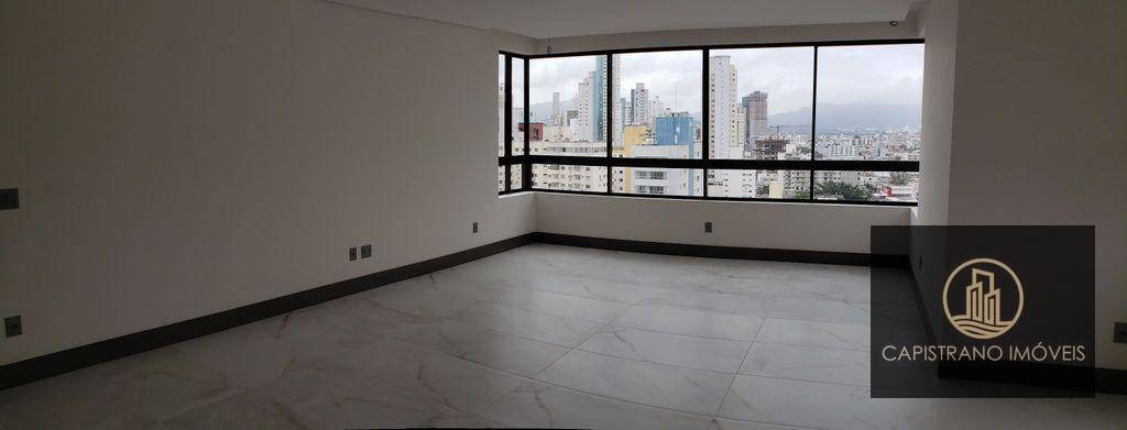 Apartamento à venda com 3 quartos, 130m² - Foto 2