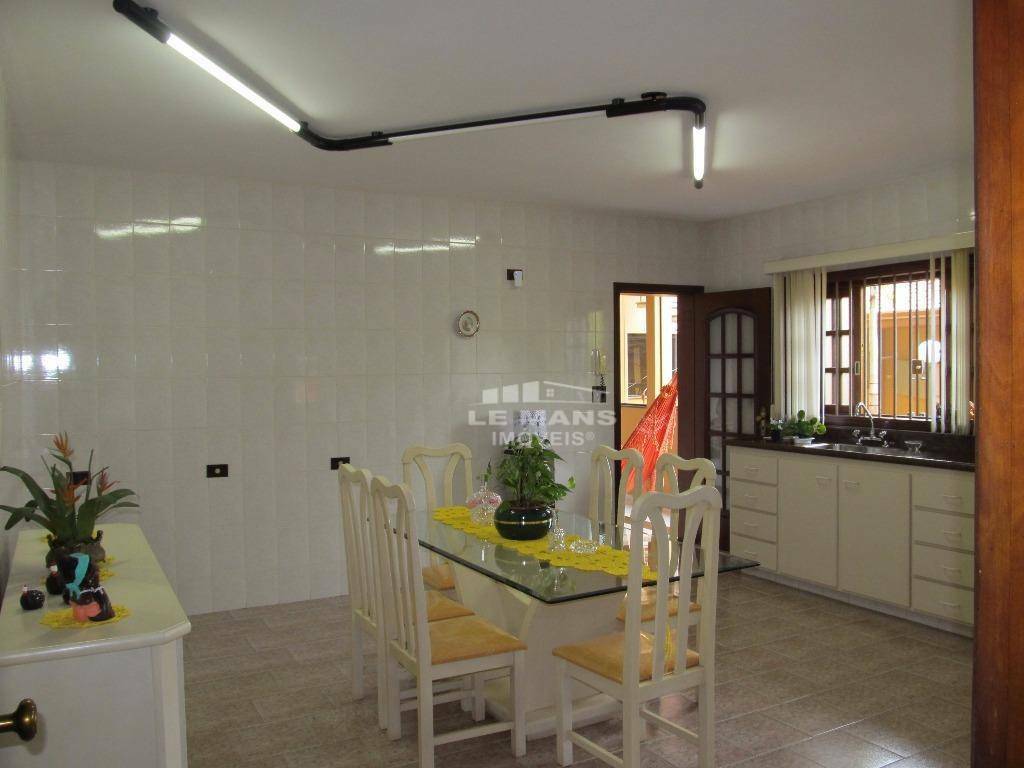 Casa à venda com 4 quartos, 380m² - Foto 5