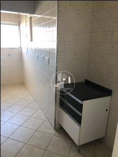 Apartamento à venda com 2 quartos, 63m² - Foto 11