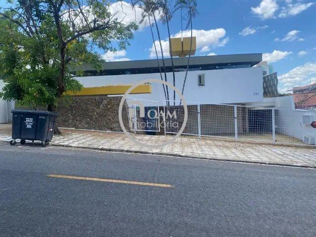 Casa para alugar com 3 quartos, 400m² - Foto 1