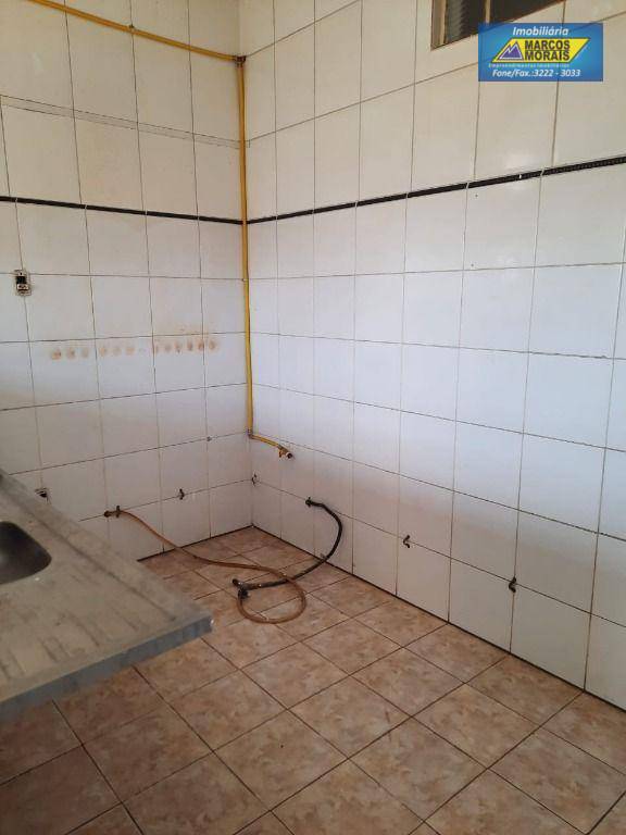 Casa à venda com 4 quartos, 300m² - Foto 37