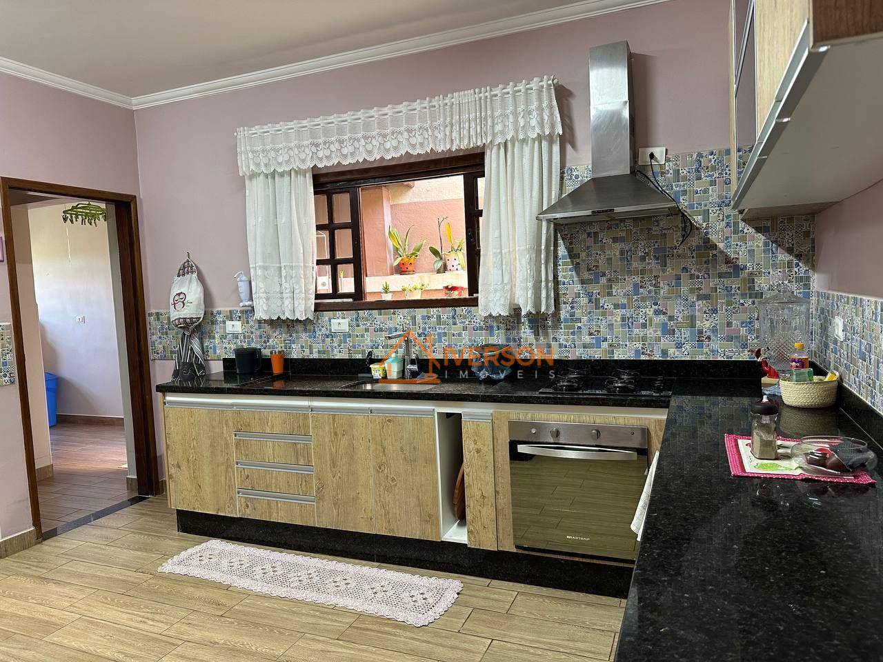 Casa, 3 quartos, 195 m² - Foto 2