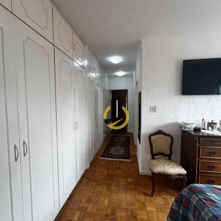 Apartamento à venda com 3 quartos, 240m² - Foto 20