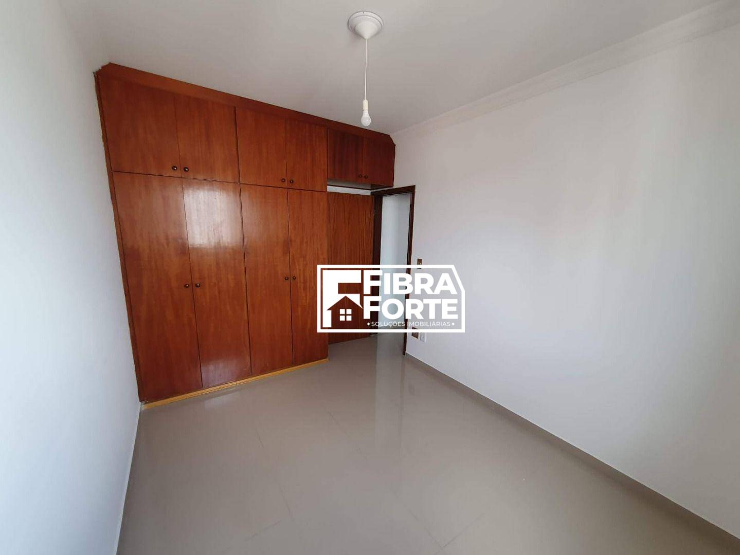 Apartamento para alugar com 4 quartos, 150m² - Foto 15