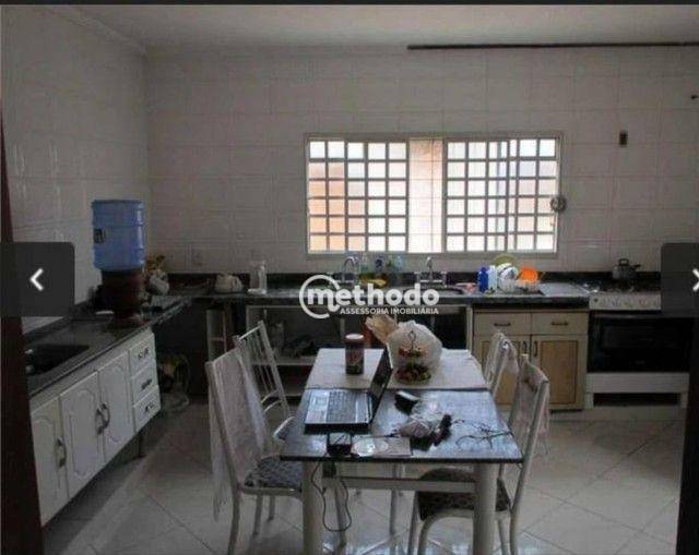 Casa à venda com 4 quartos, 266m² - Foto 3