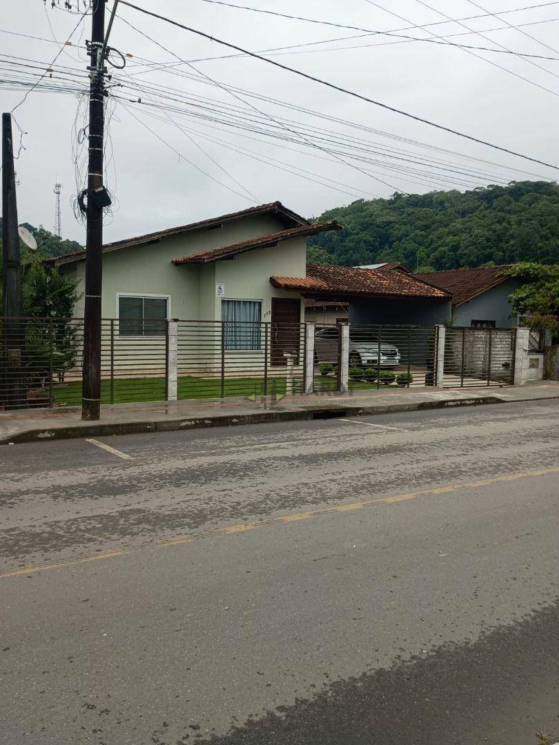 Casa à venda com 2 quartos, 88m² - Foto 2