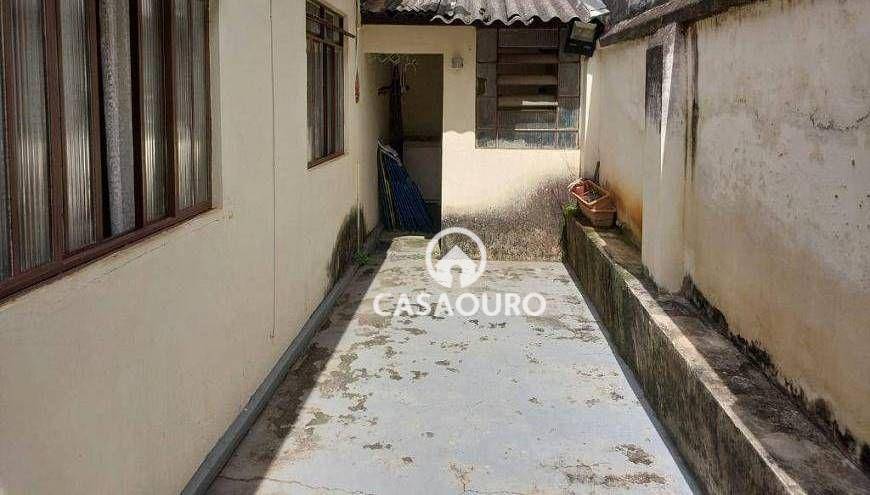 Casa à venda com 3 quartos, 300m² - Foto 9