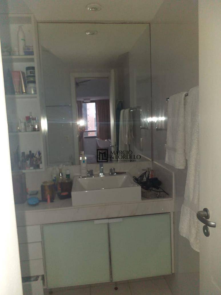 Apartamento para alugar com 4 quartos, 185m² - Foto 17