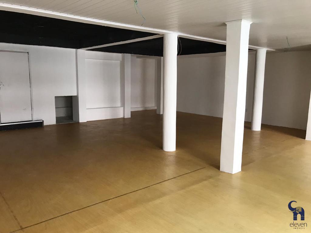 Casa à venda com 4 quartos, 800m² - Foto 3