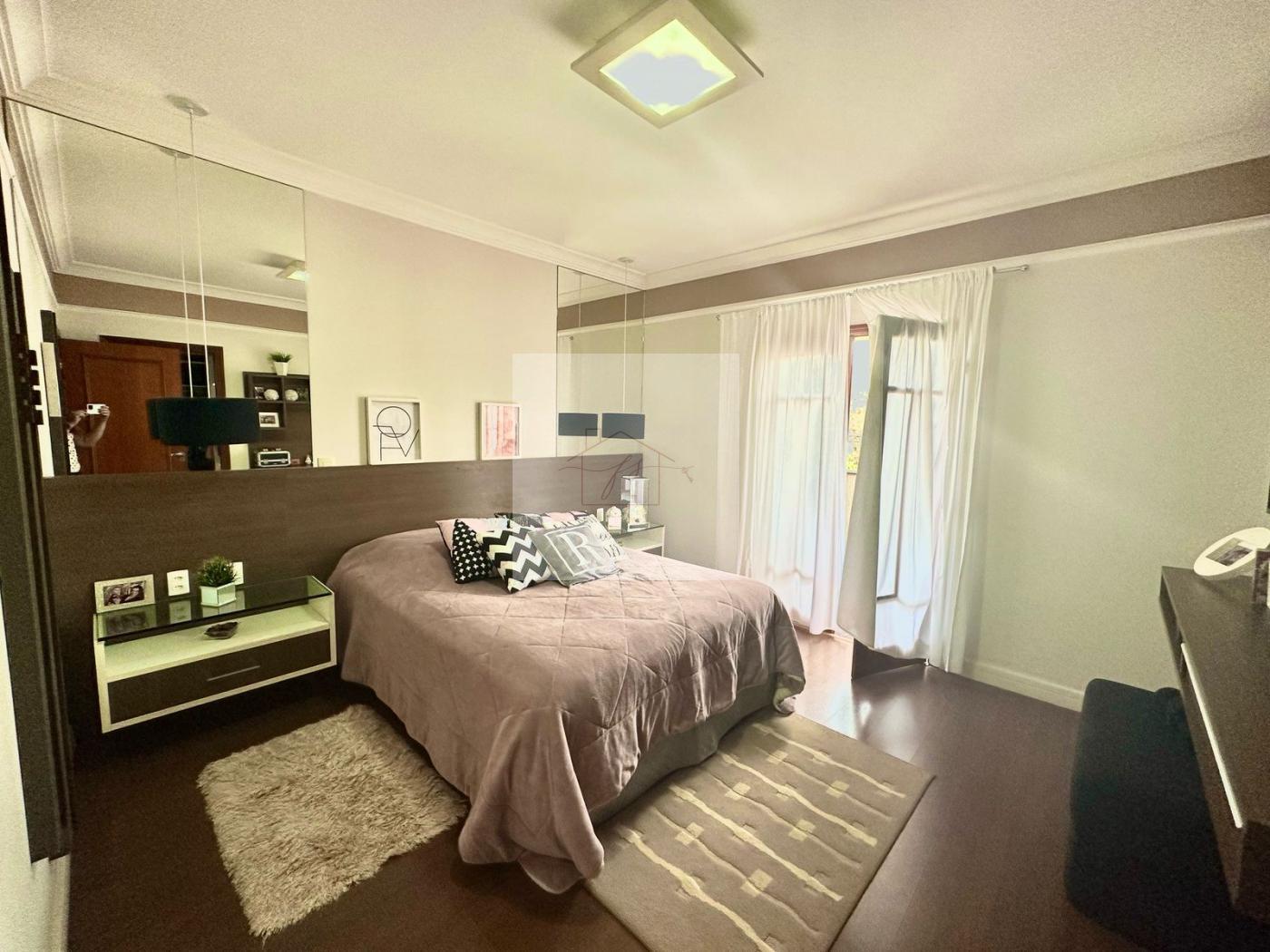 Casa à venda com 3 quartos, 300m² - Foto 17