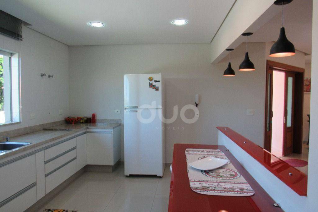 Casa à venda com 3 quartos, 334m² - Foto 32