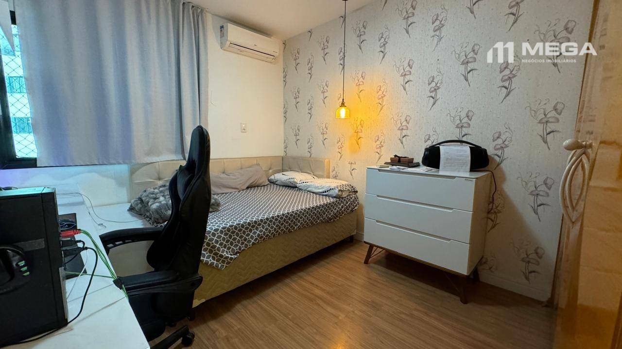 Apartamento à venda com 3 quartos, 150m² - Foto 7