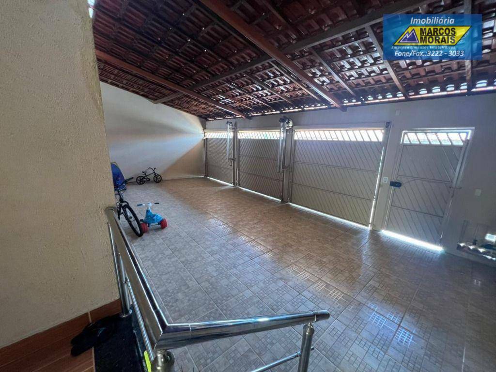 Casa à venda com 3 quartos, 200m² - Foto 16