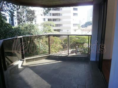 Apartamento para alugar com 4 quartos, 238m² - Foto 3