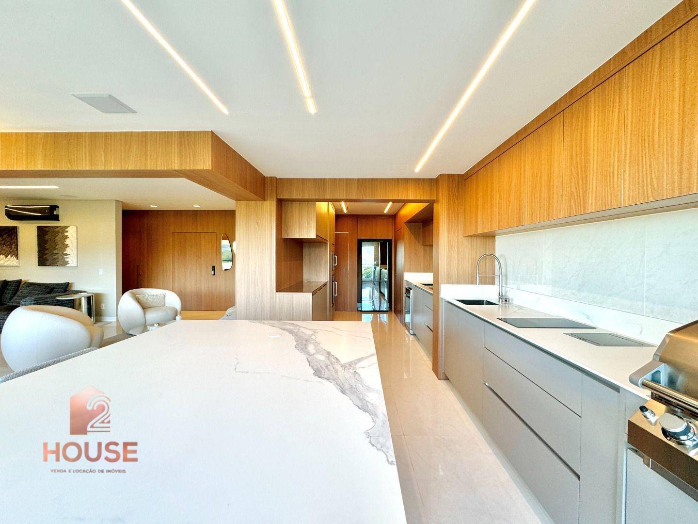 Apartamento, 3 quartos, 240 m² - Foto 2