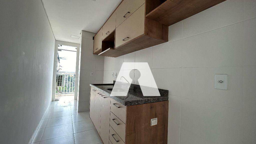 Apartamento para alugar com 3 quartos, 77m² - Foto 2