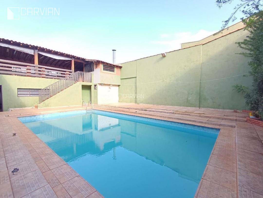 Casa à venda com 4 quartos, 511m² - Foto 1