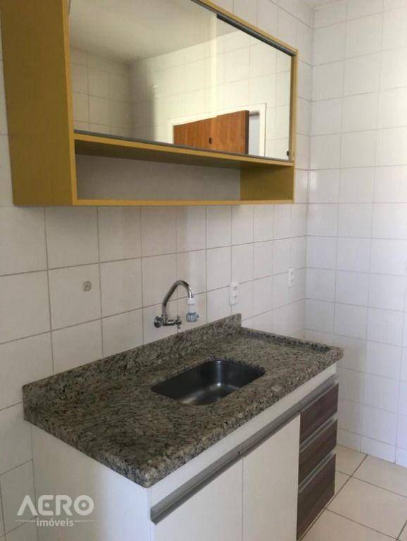 Apartamento à venda com 3 quartos, 77m² - Foto 3