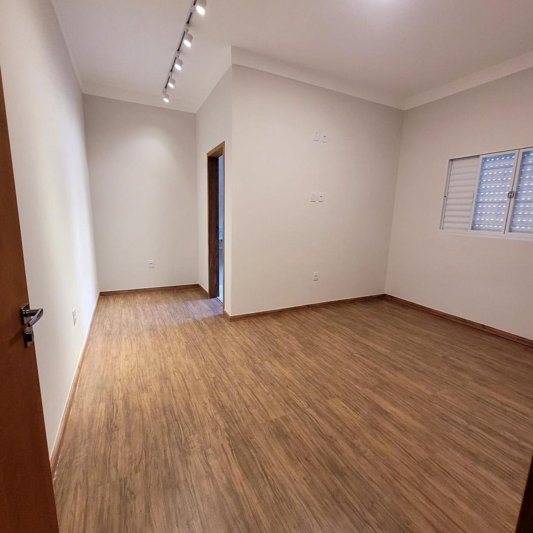 Casa à venda com 3 quartos, 136m² - Foto 4