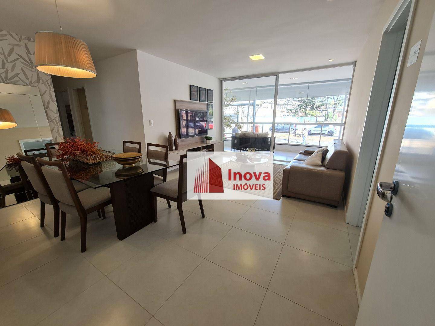 Apartamento à venda com 3 quartos, 212m² - Foto 1