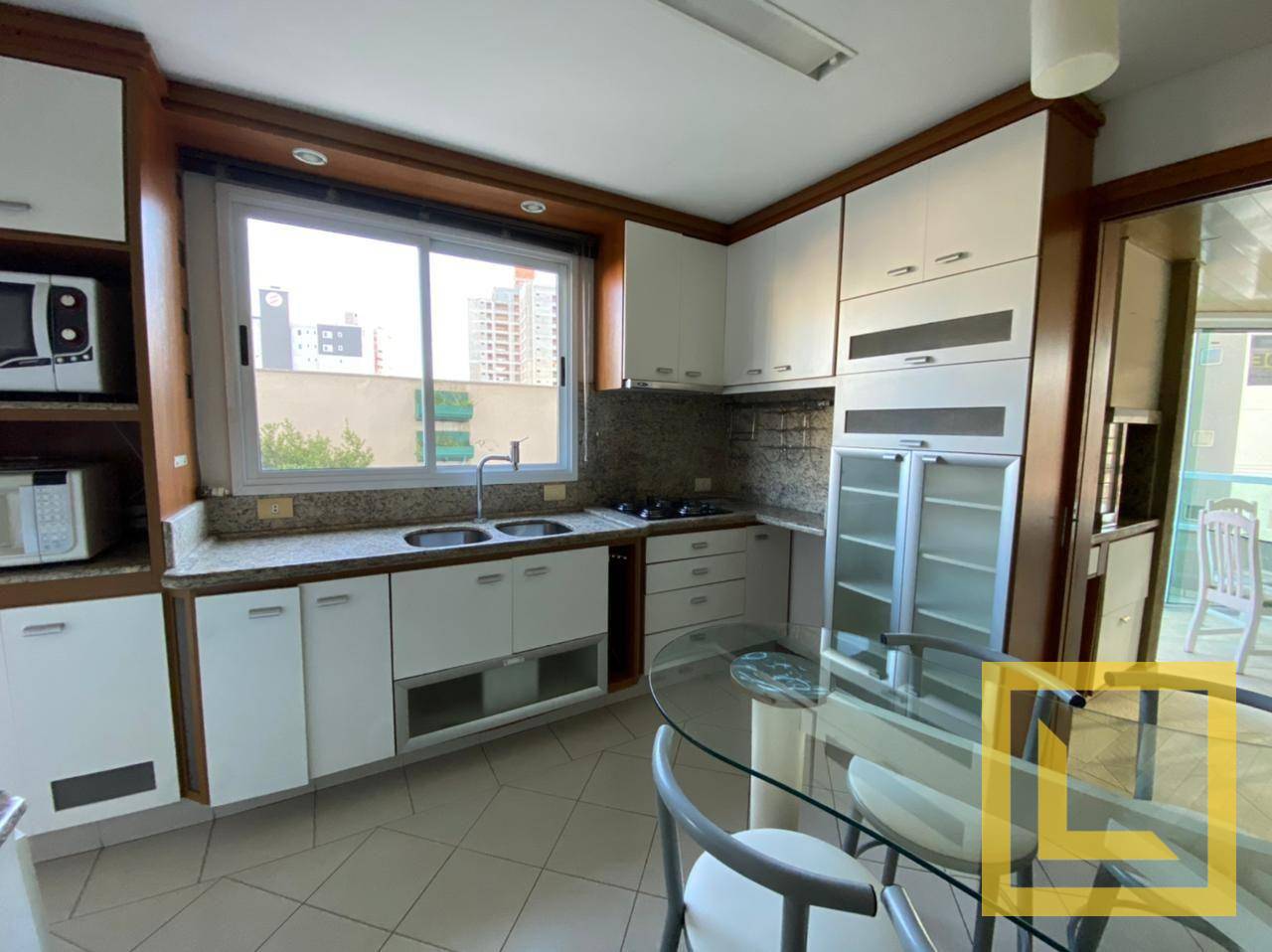 Apartamento à venda com 3 quartos, 250m² - Foto 12