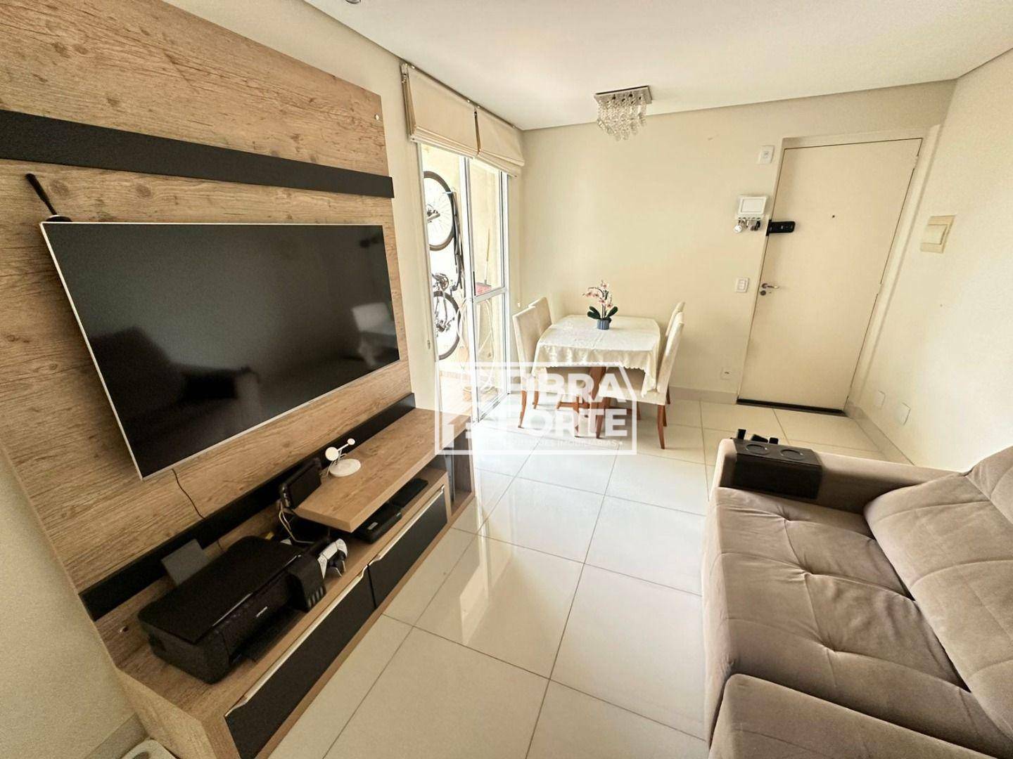 Apartamento à venda com 2 quartos, 60m² - Foto 1