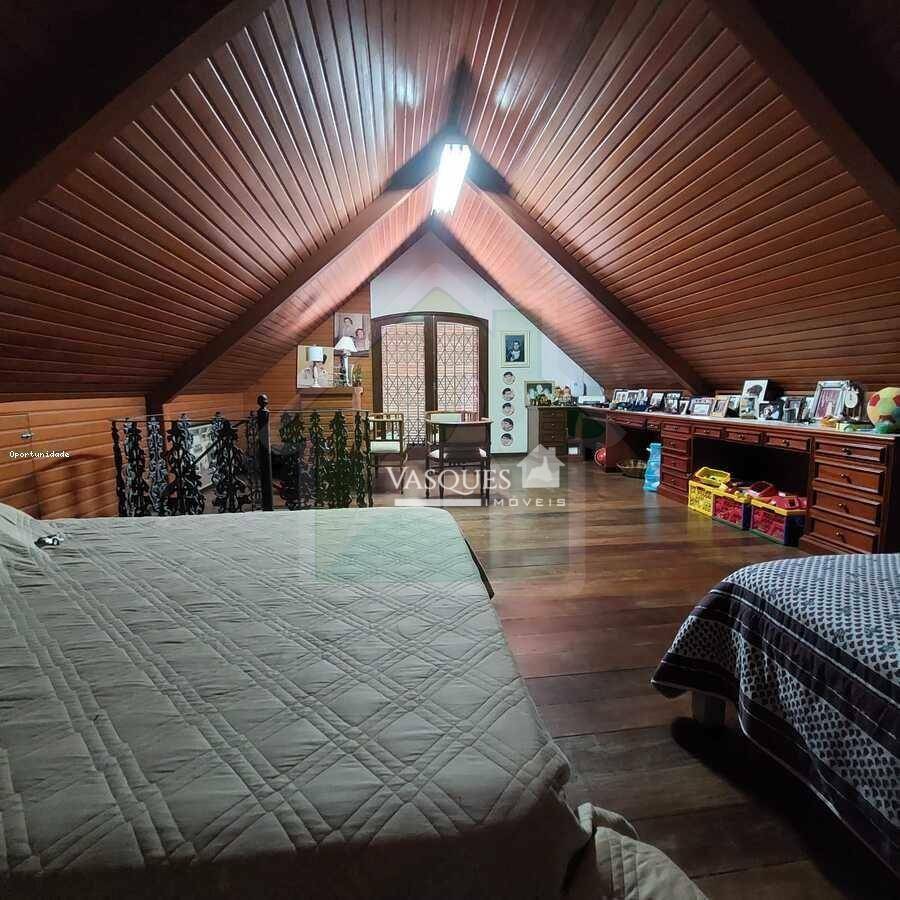 Casa à venda com 3 quartos, 316m² - Foto 15