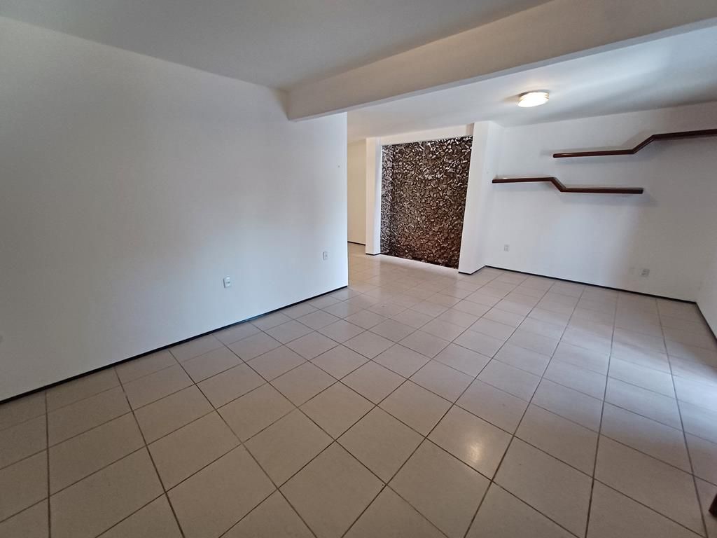 Casa para alugar com 3 quartos, 200m² - Foto 5