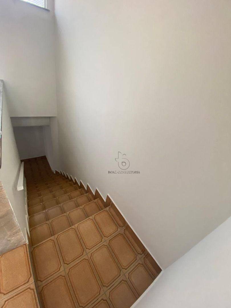 Casa para alugar com 3 quartos, 333m² - Foto 15