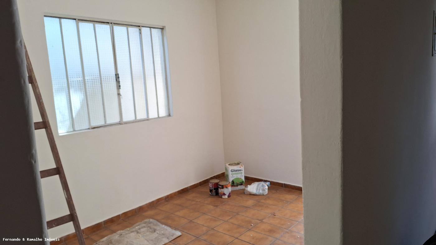 Casa à venda com 3 quartos, 250m² - Foto 8