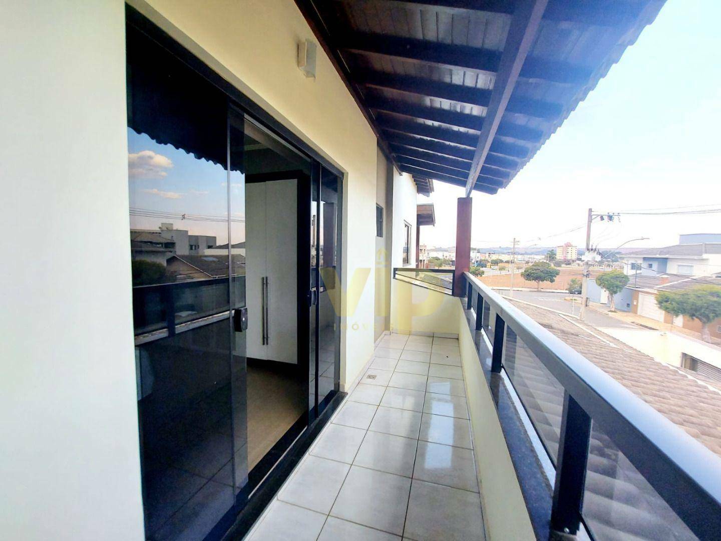 Casa à venda com 4 quartos, 225m² - Foto 12