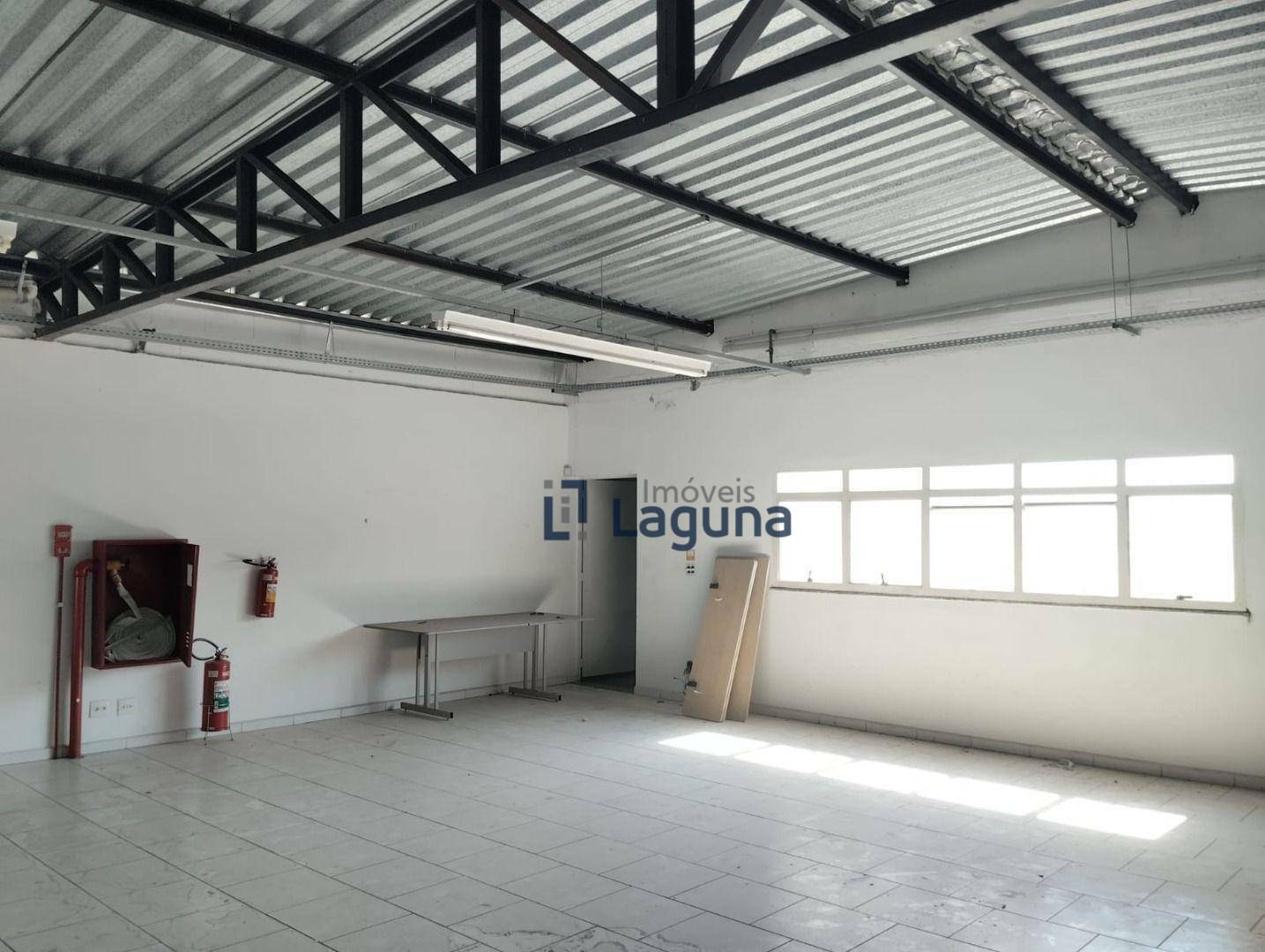Depósito-Galpão-Armazém para alugar, 900m² - Foto 22