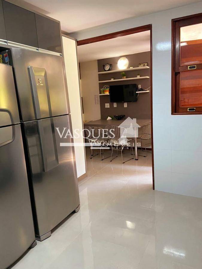 Casa de Condomínio à venda com 4 quartos, 330m² - Foto 8