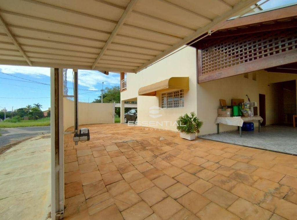 Casa para alugar com 4 quartos, 300m² - Foto 26