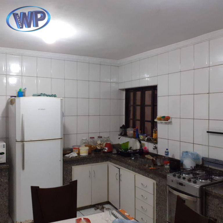 Sobrado à venda com 4 quartos, 258m² - Foto 3