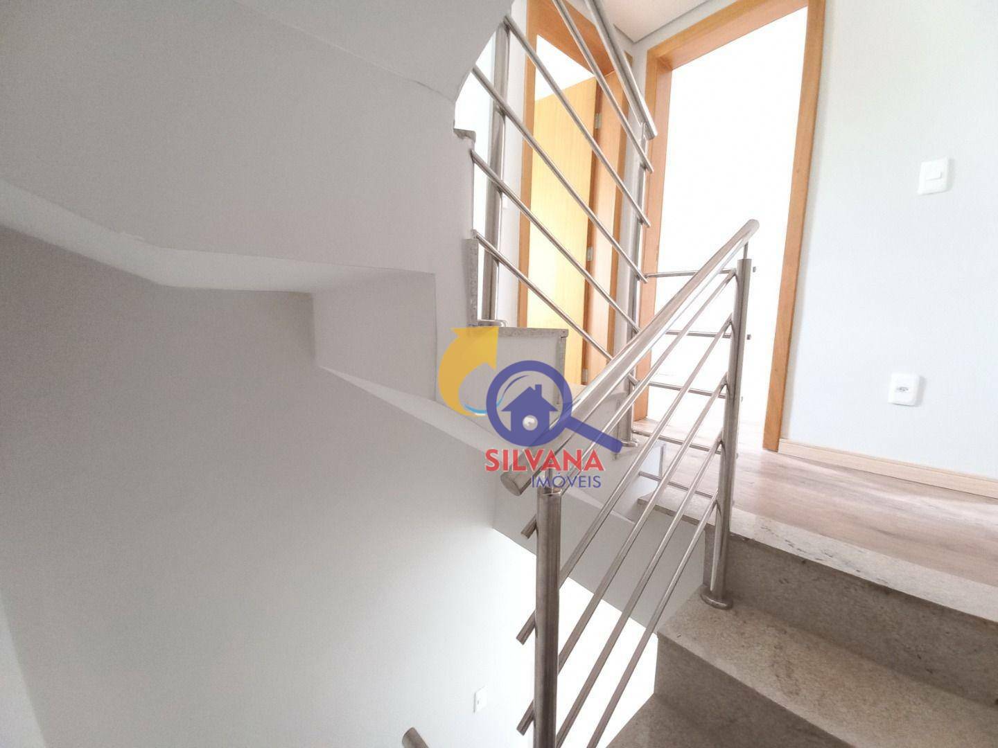 Casa à venda com 3 quartos, 90m² - Foto 13