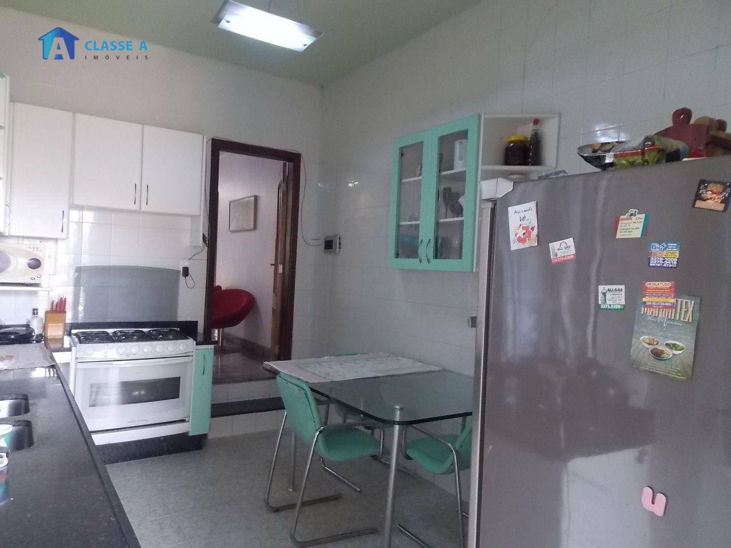 Casa à venda com 4 quartos, 300m² - Foto 31