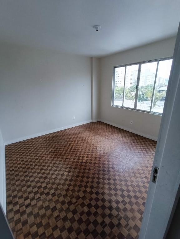 Apartamento à venda com 3 quartos, 122m² - Foto 10